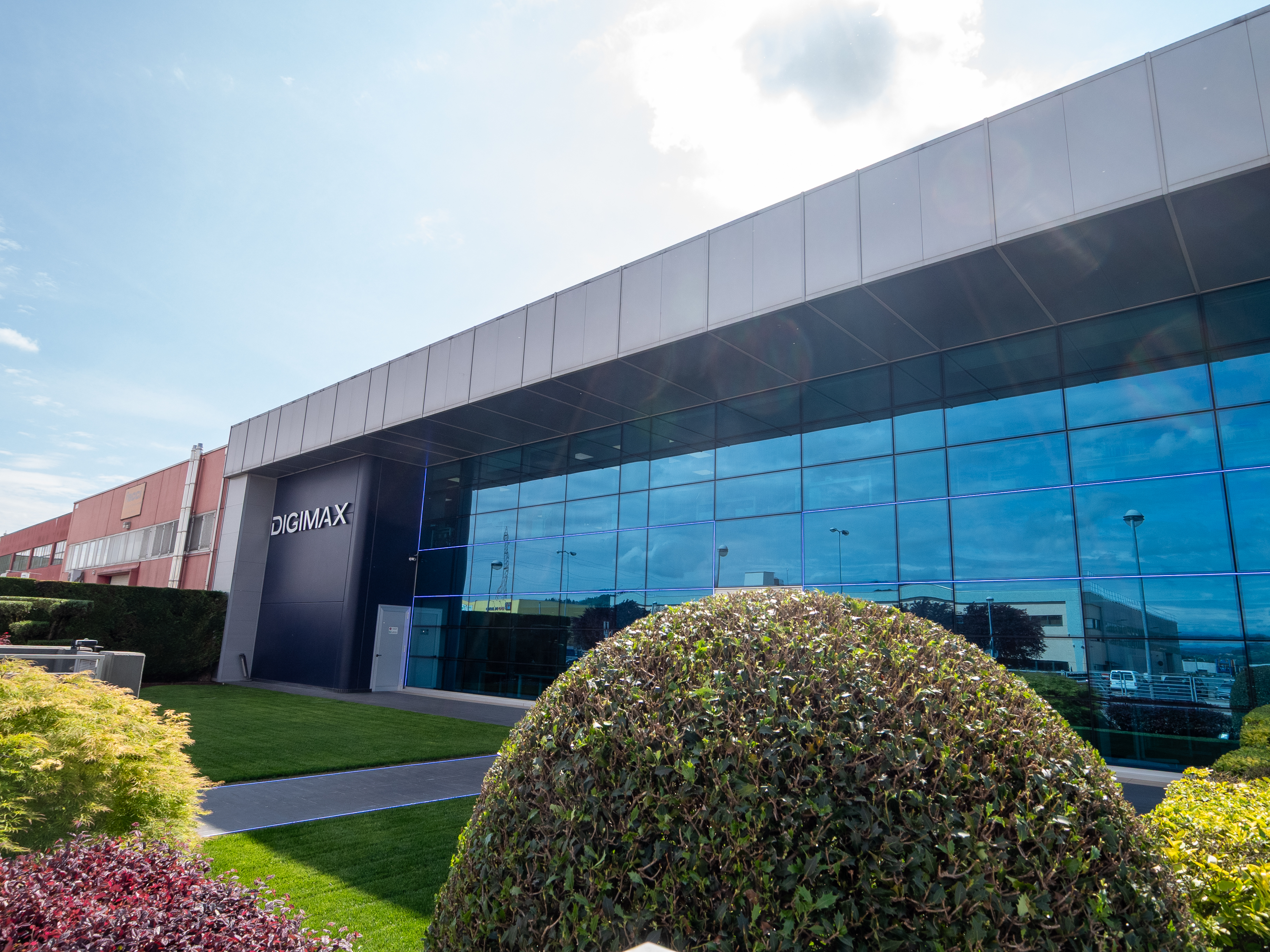 nuova-facciata-digimax-6.jpg